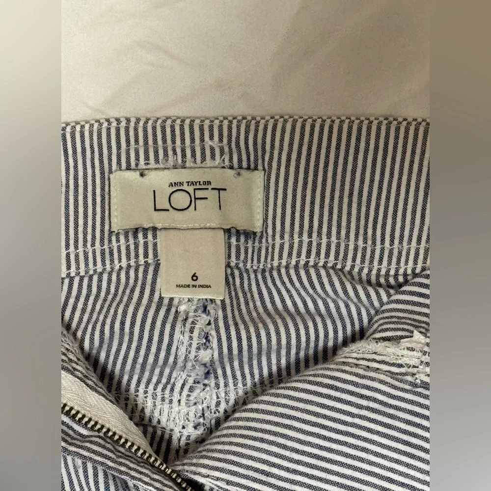 Ann Taylor LOFT Striped Mini Skirt – Size 6 | Classic Nautical Cotton - Picture 3 of 4